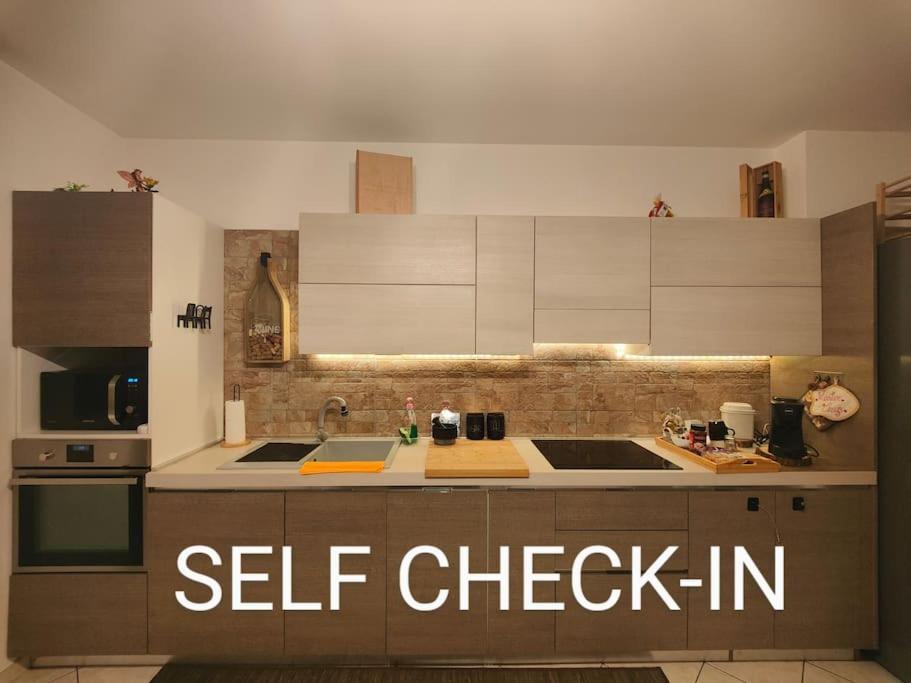 "Come A Casa" - Appartamento Gigi - Self Check In - Ospedale Humanitas - Forum Assago - Tram15 روتسانو المظهر الخارجي الصورة